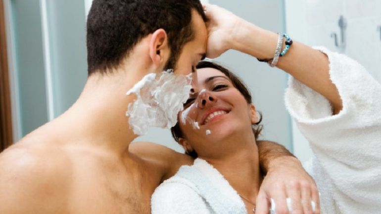 7 причин, почему принимать душ вместе – нежелательно