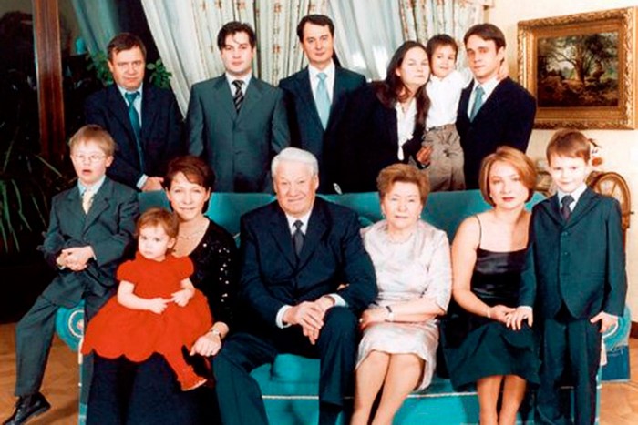 Пенсии вдовы Бориса Ельцина хватает на все!  Как живется во дворце с прислугой